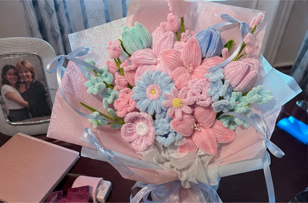 Chenille flower photo shared by a Vela Muse customer
